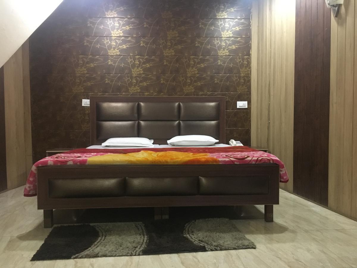 Oyo 12976 Hotel New Fiza 贾姆穆 外观 照片