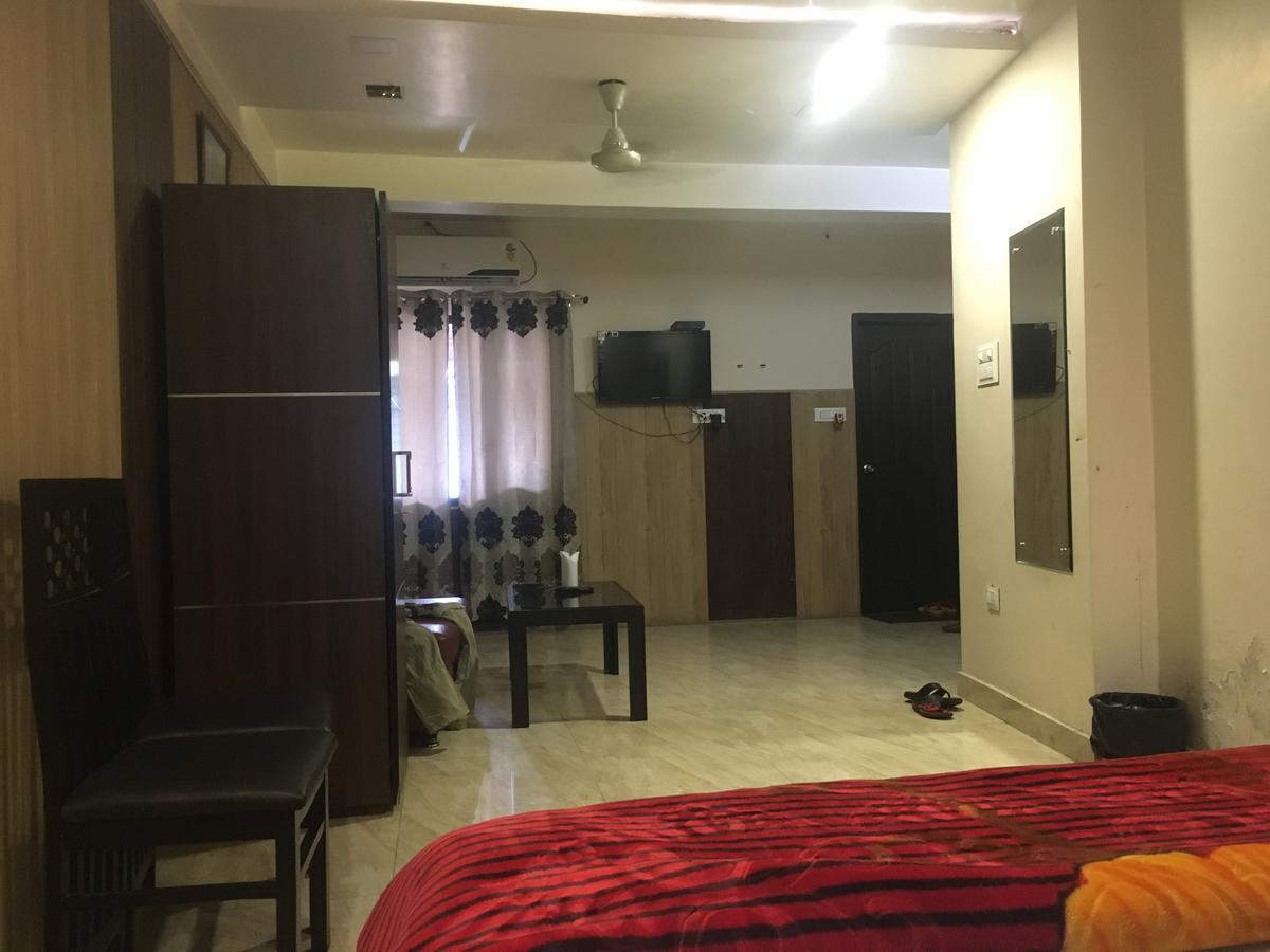 Oyo 12976 Hotel New Fiza 贾姆穆 外观 照片