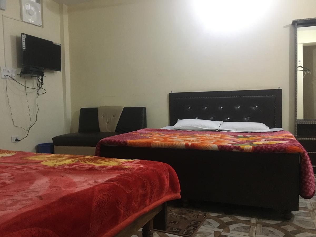 Oyo 12976 Hotel New Fiza 贾姆穆 外观 照片