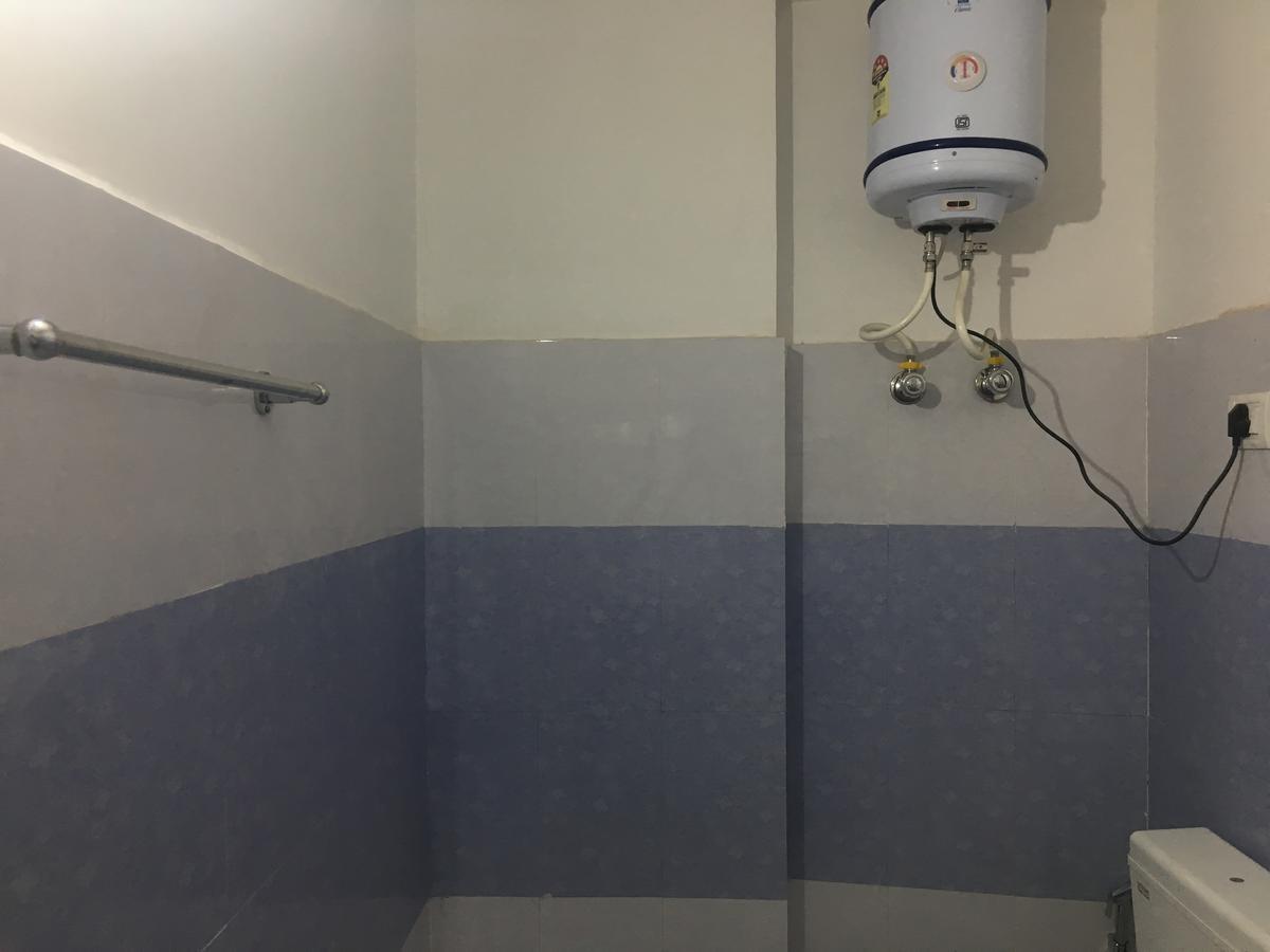 Oyo 12976 Hotel New Fiza 贾姆穆 外观 照片
