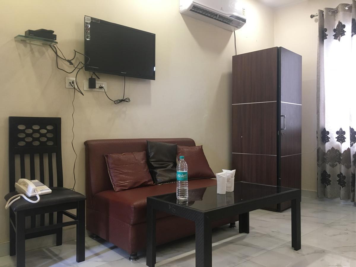 Oyo 12976 Hotel New Fiza 贾姆穆 外观 照片