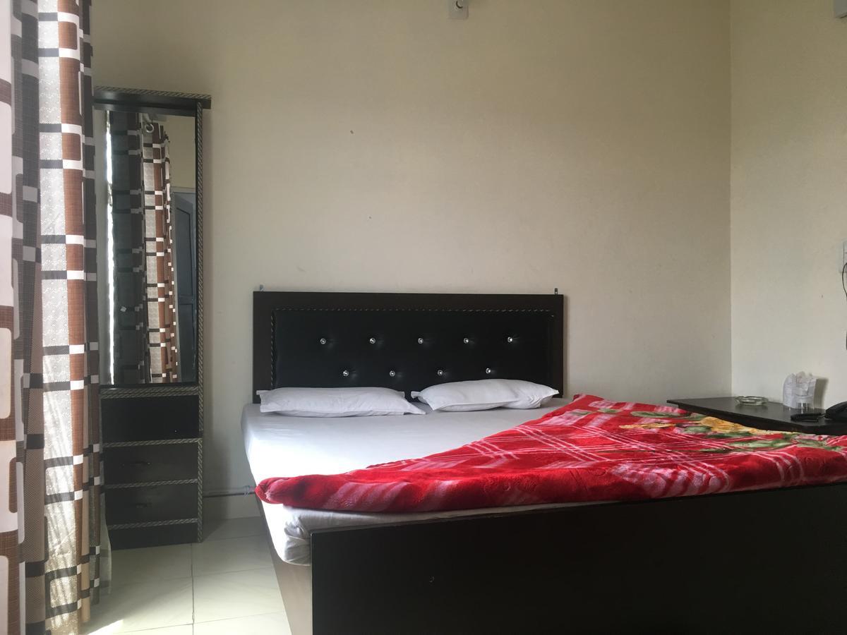 Oyo 12976 Hotel New Fiza 贾姆穆 外观 照片