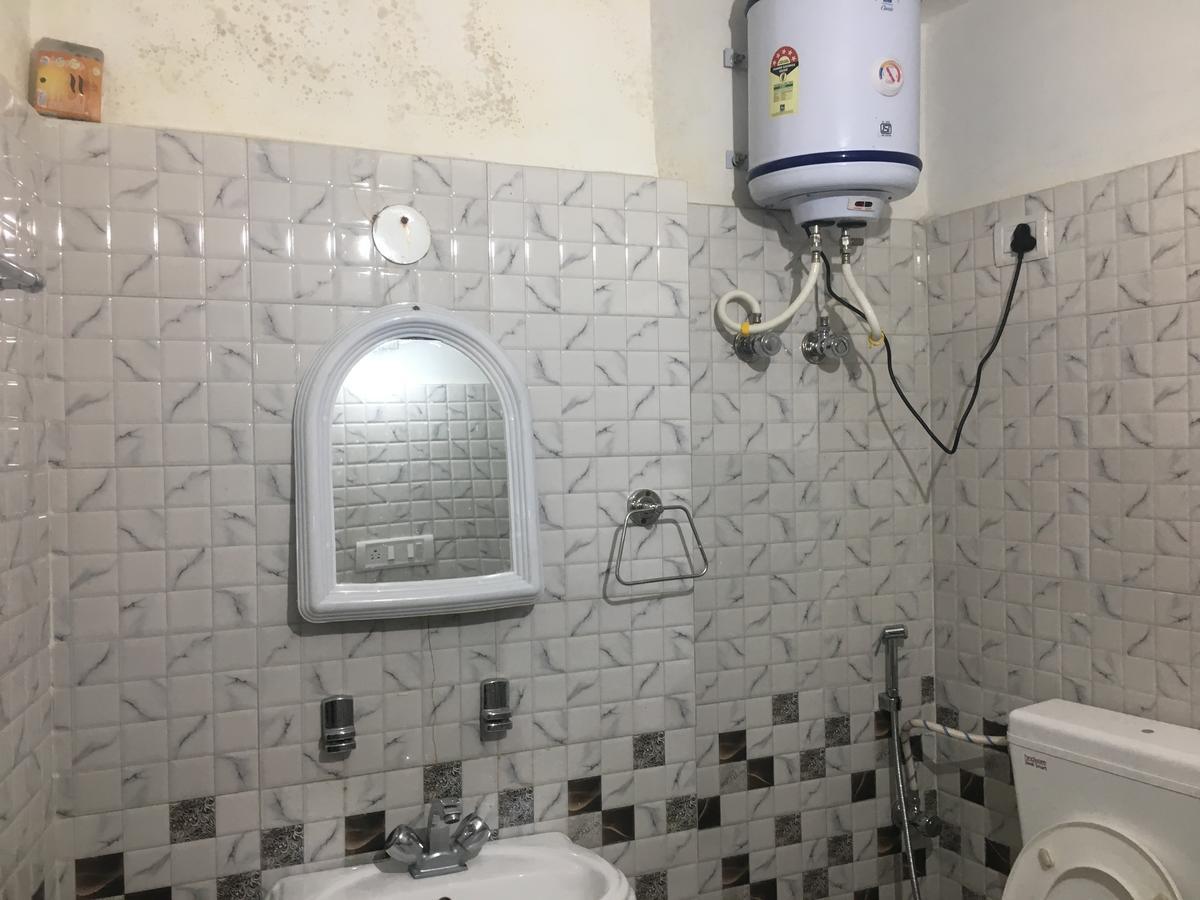 Oyo 12976 Hotel New Fiza 贾姆穆 外观 照片