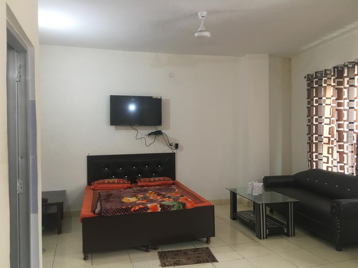 Oyo 12976 Hotel New Fiza 贾姆穆 外观 照片