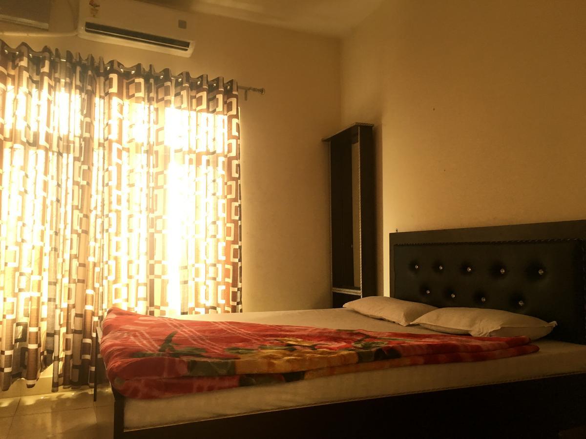 Oyo 12976 Hotel New Fiza 贾姆穆 外观 照片