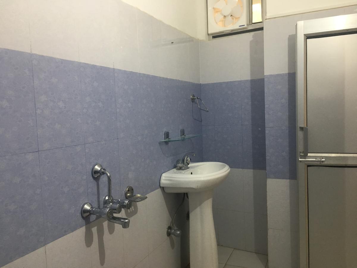 Oyo 12976 Hotel New Fiza 贾姆穆 外观 照片