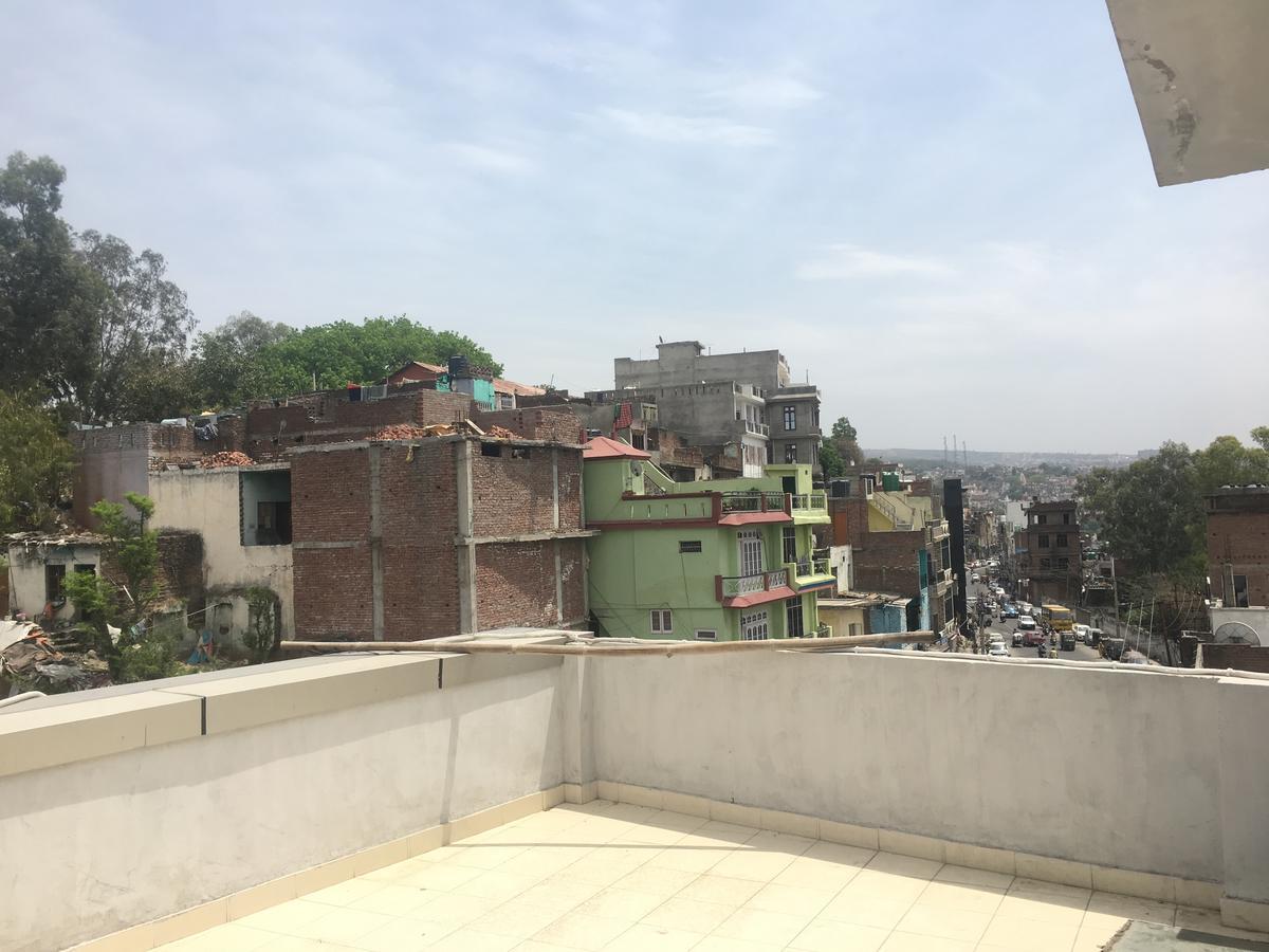 Oyo 12976 Hotel New Fiza 贾姆穆 外观 照片