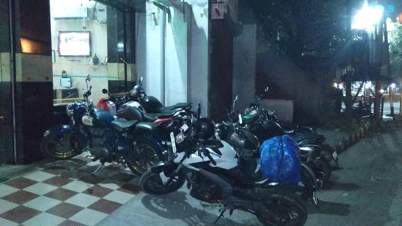 Oyo 12976 Hotel New Fiza 贾姆穆 外观 照片