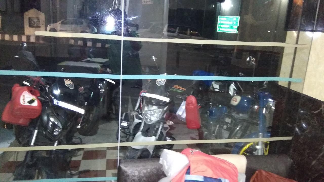 Oyo 12976 Hotel New Fiza 贾姆穆 外观 照片